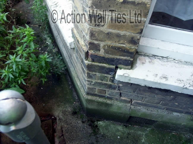 case 45 a 1 - Bay window cracking dropping subsidence