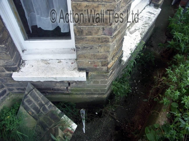 case 45 a 2 - Bay window cracking dropping subsidence