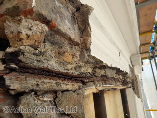grade 2 listed structural defect - Hazardous Masonry on Grade 2 Listed Building