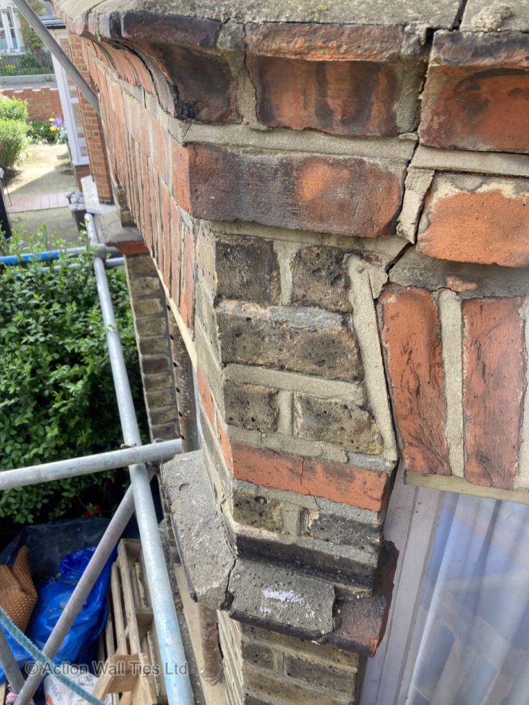cracked brick bay 768x1024 - South London Bay Window Repairs