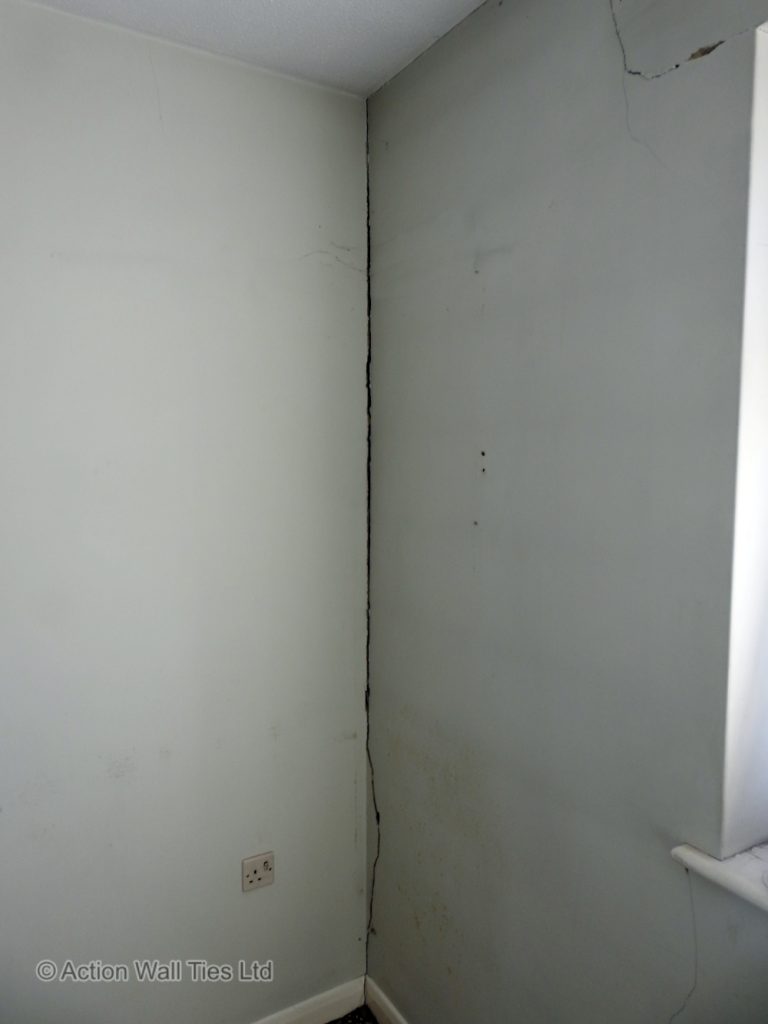 vertical cracks 1 768x1024 - Boot Lintel & Wall Tie Repairs, Thanet, Kent