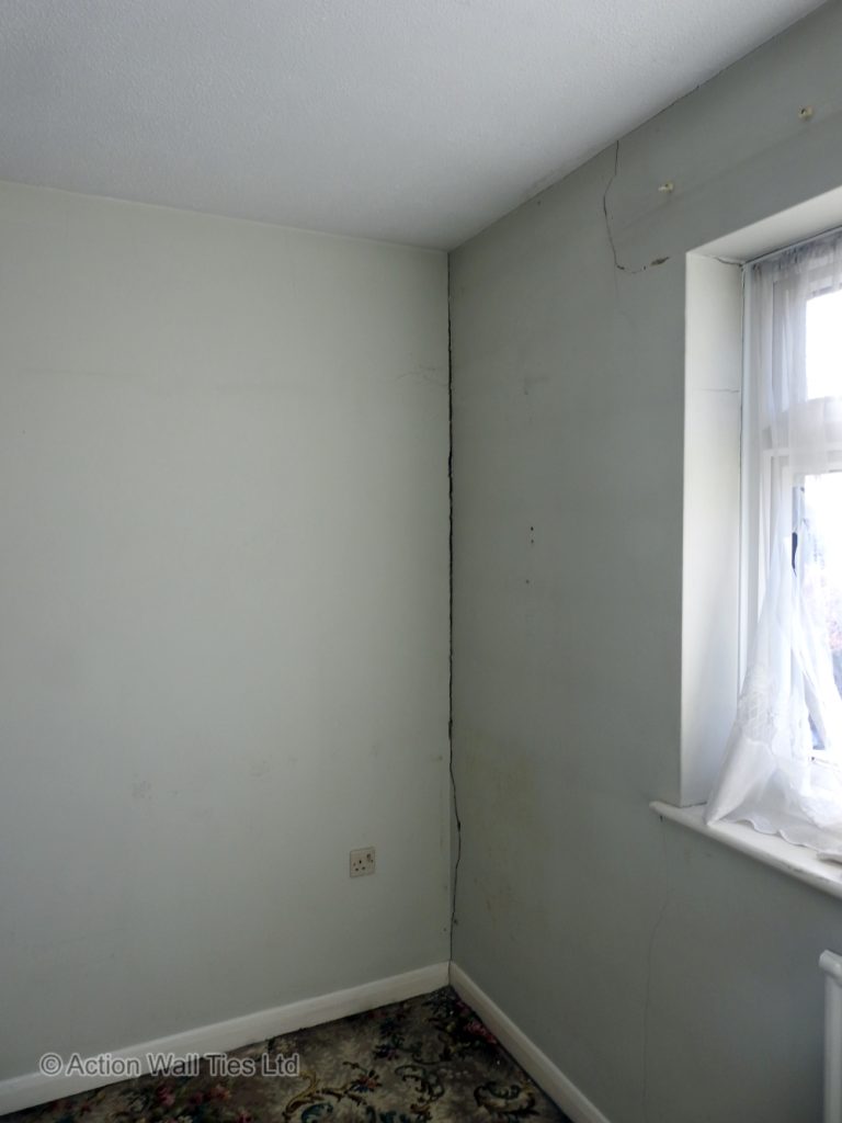 vertical cracks 2 768x1024 - Boot Lintel & Wall Tie Repairs, Thanet, Kent