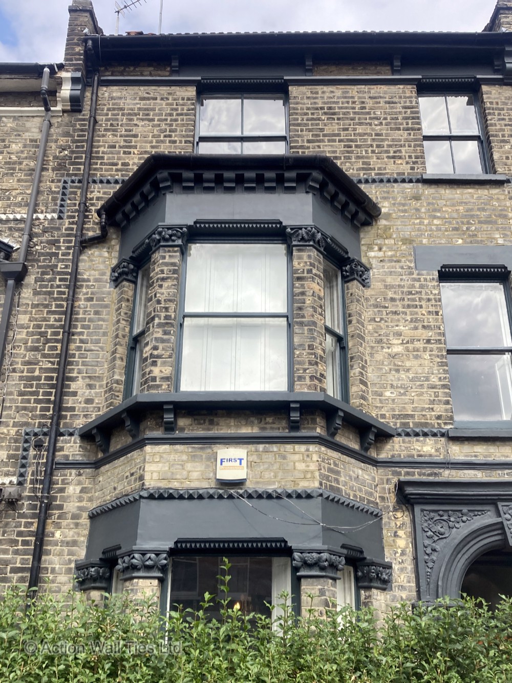 Bay window bowing, leaning columns /brickwork piers, dropping arches ...