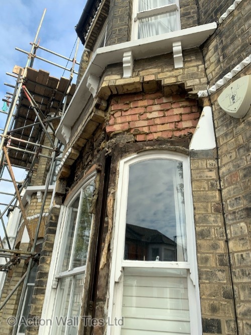 SW8 bay window collapsed - Rebuild & Reinforce Collapsed Bay Window in SW London