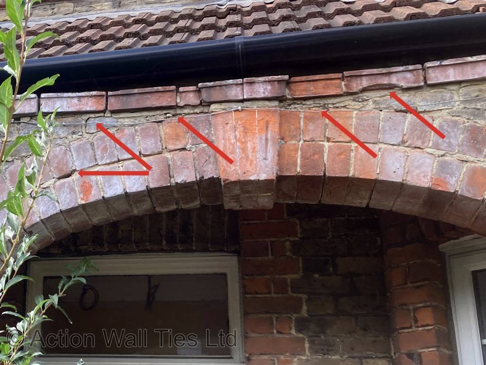 Dropping portico arch 01 - Failing Brick Portico Columns & Arches